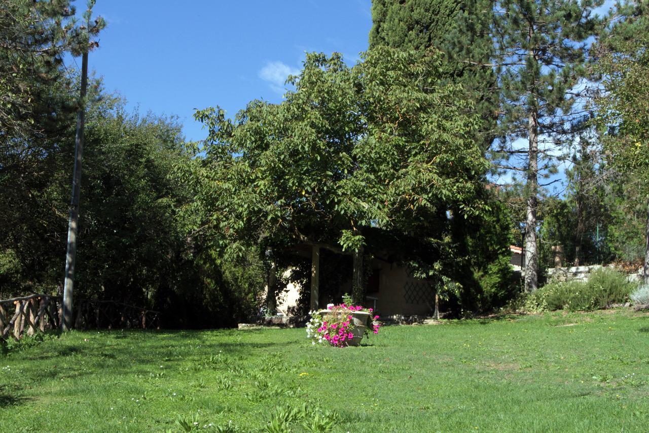 Agriturismo Villa Mozart Nel Verde Gubbio Eksteriør bilde